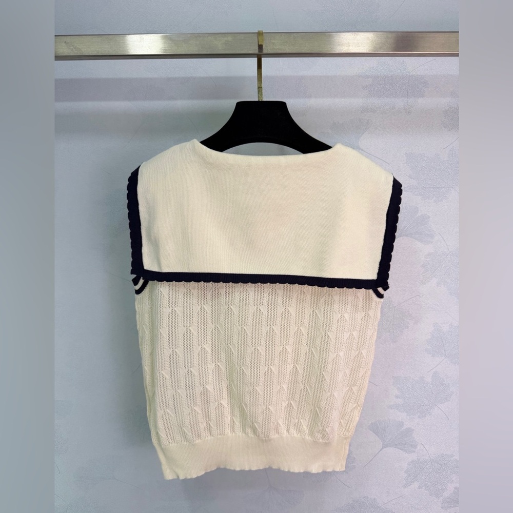 Miu Miu Cream Knit Sailor-Style Tank with Navy Trim and Red Logo - Picture 8 of 9